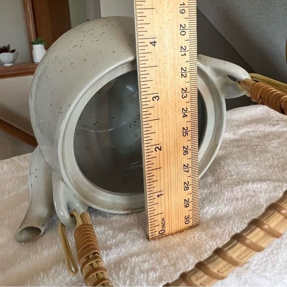 Vintage Asian Teapot Blue Scenery Bamboo Handle Stoneware Unmarked - Picture 11 of 12